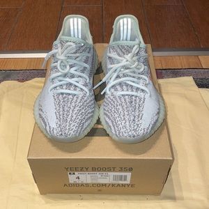 Yeezy boost 350 Blue tints